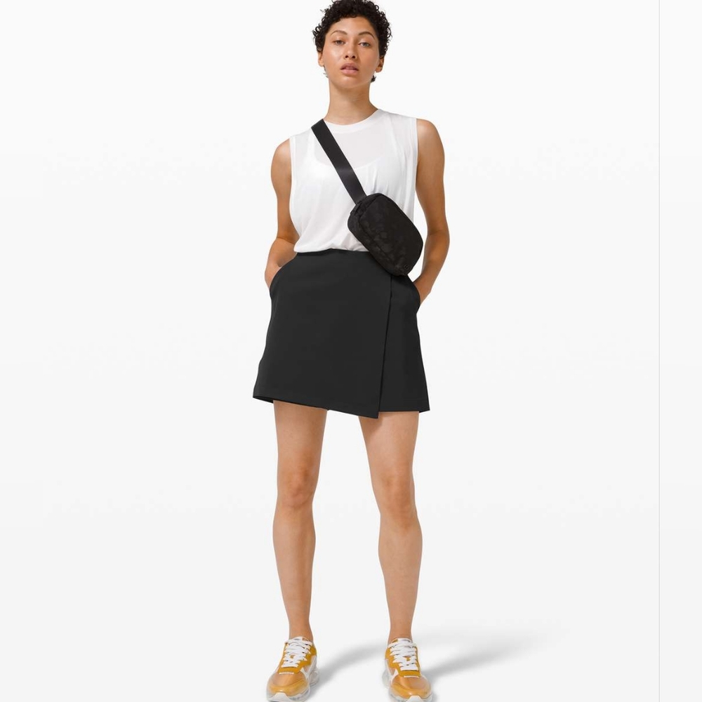 Lululemon Skort /Seek New Sites Skort Black size 8